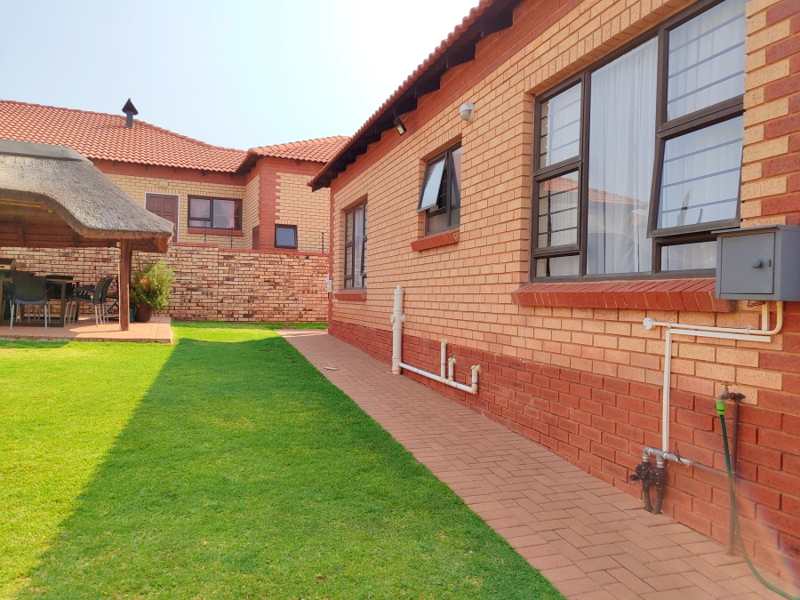 2 Bedroom Property for Sale in Doringkruin North West